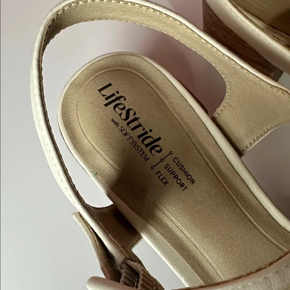 LifeStride Cream Platform Block Heel Sandals – Soft System Comfort size 7.5 M